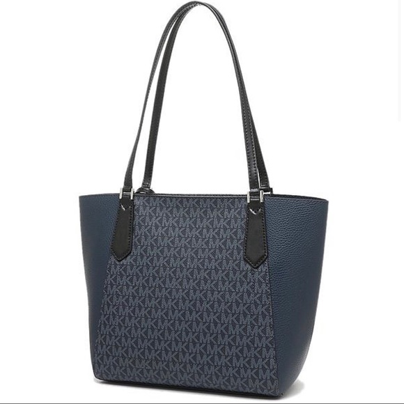 Michael Kors blue Bag
35F9SKFT5V - Picture 4 of 6